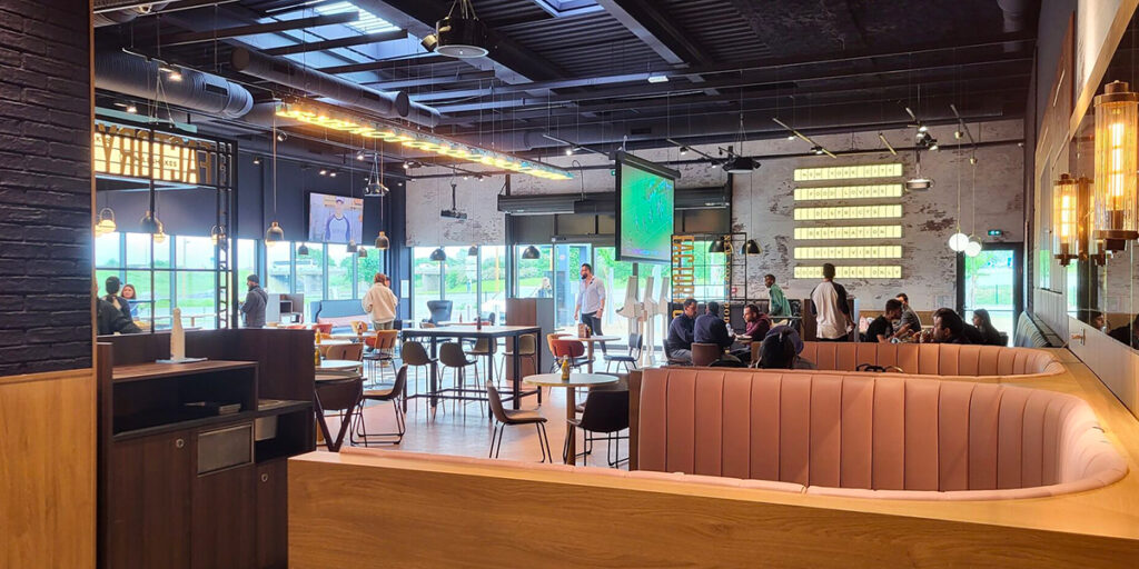 l'agence de design global crée une architecture intérieure pour le food concept restaurant Factory & Co